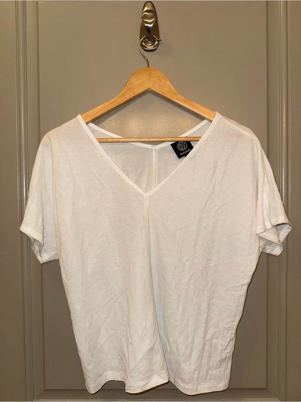 bobeau White V-Neck Short Sleeve Tee